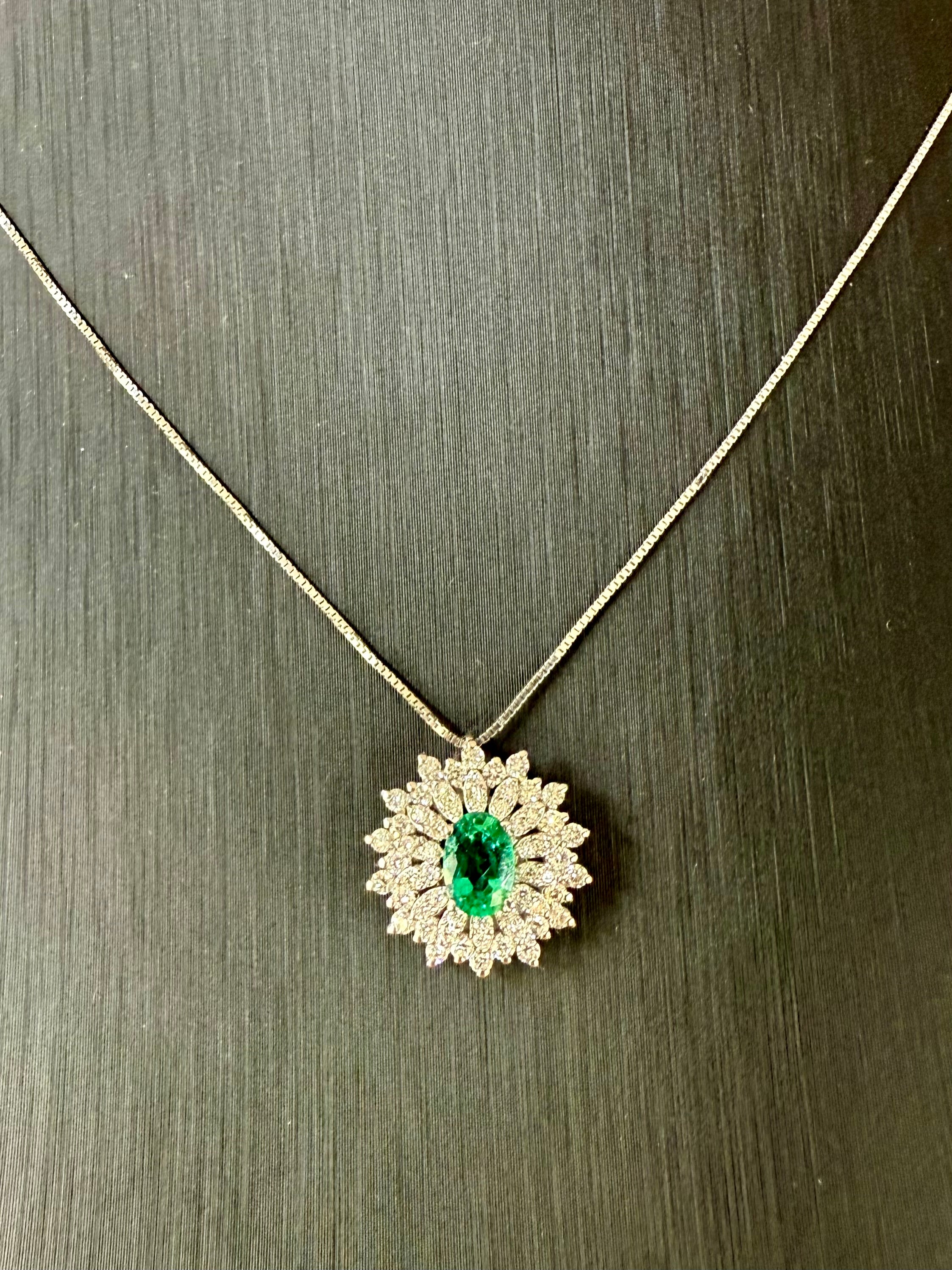 Collana con Ciondolo con Diamanti e Oro 18kt