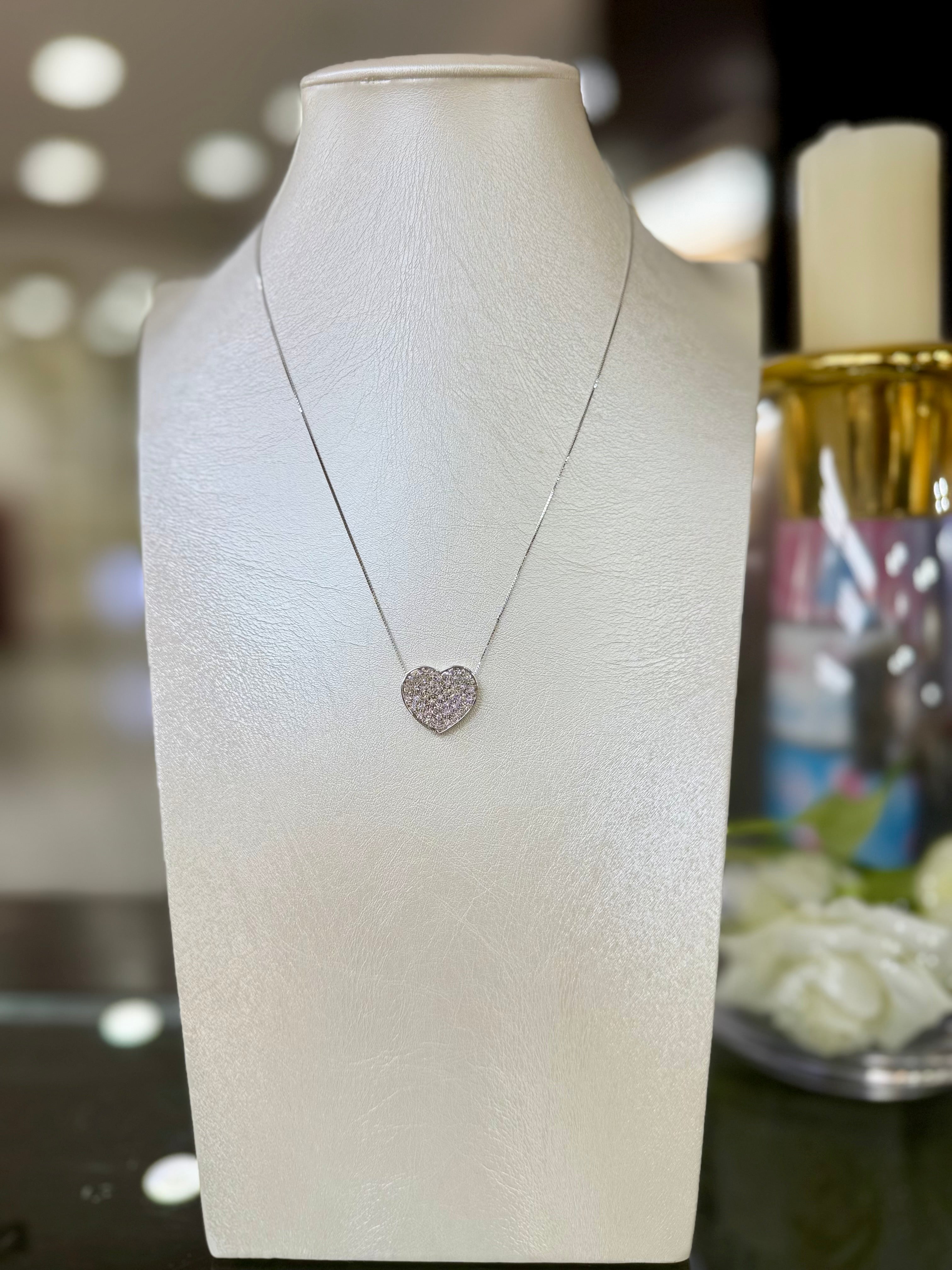 Collana in Oro 18kt con ciondolo a cuore con Diamanti