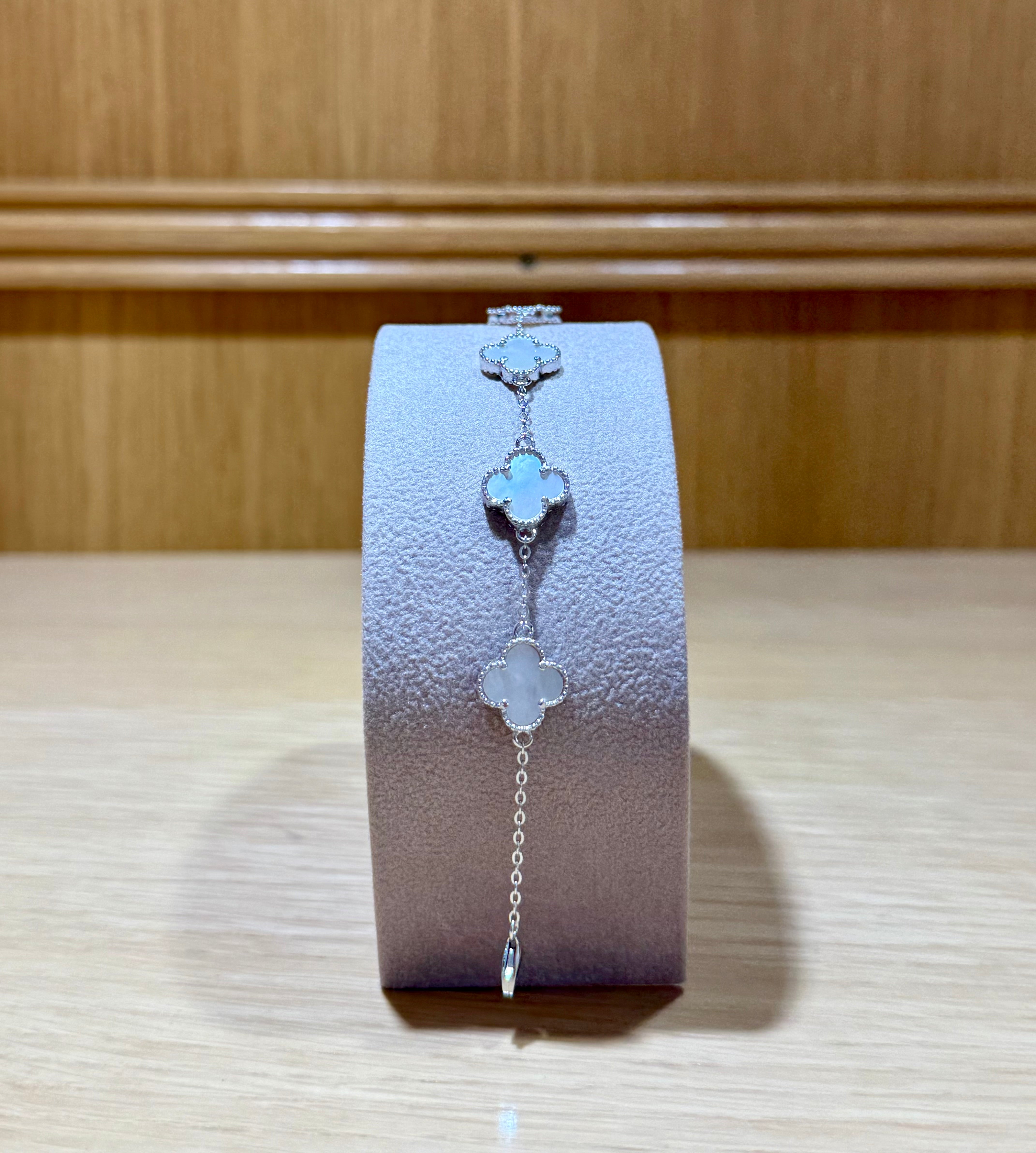 Bracciale Fiori bianchi in argento