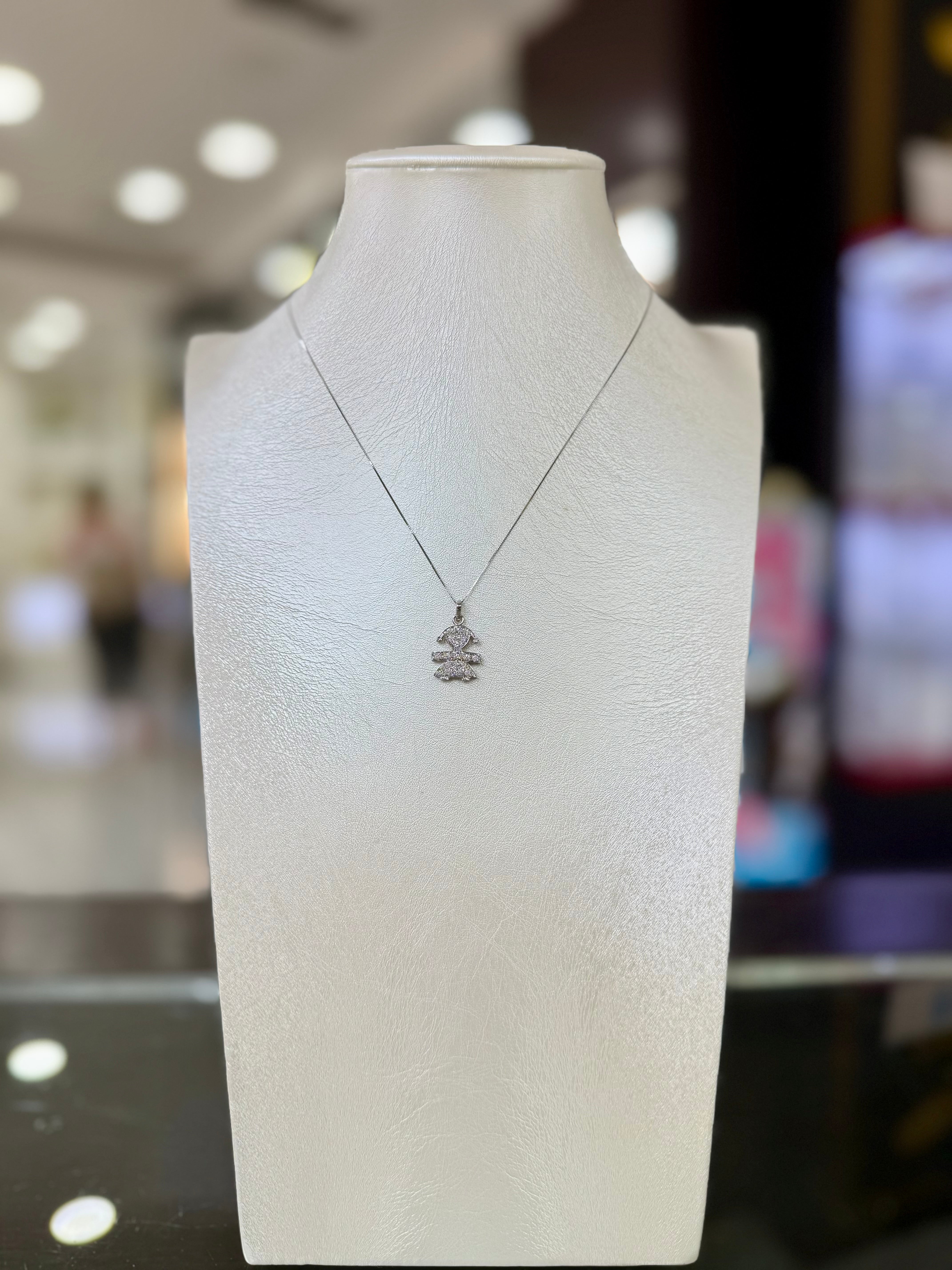 Collana in Oro con ciondolo “bimba” con diamanti