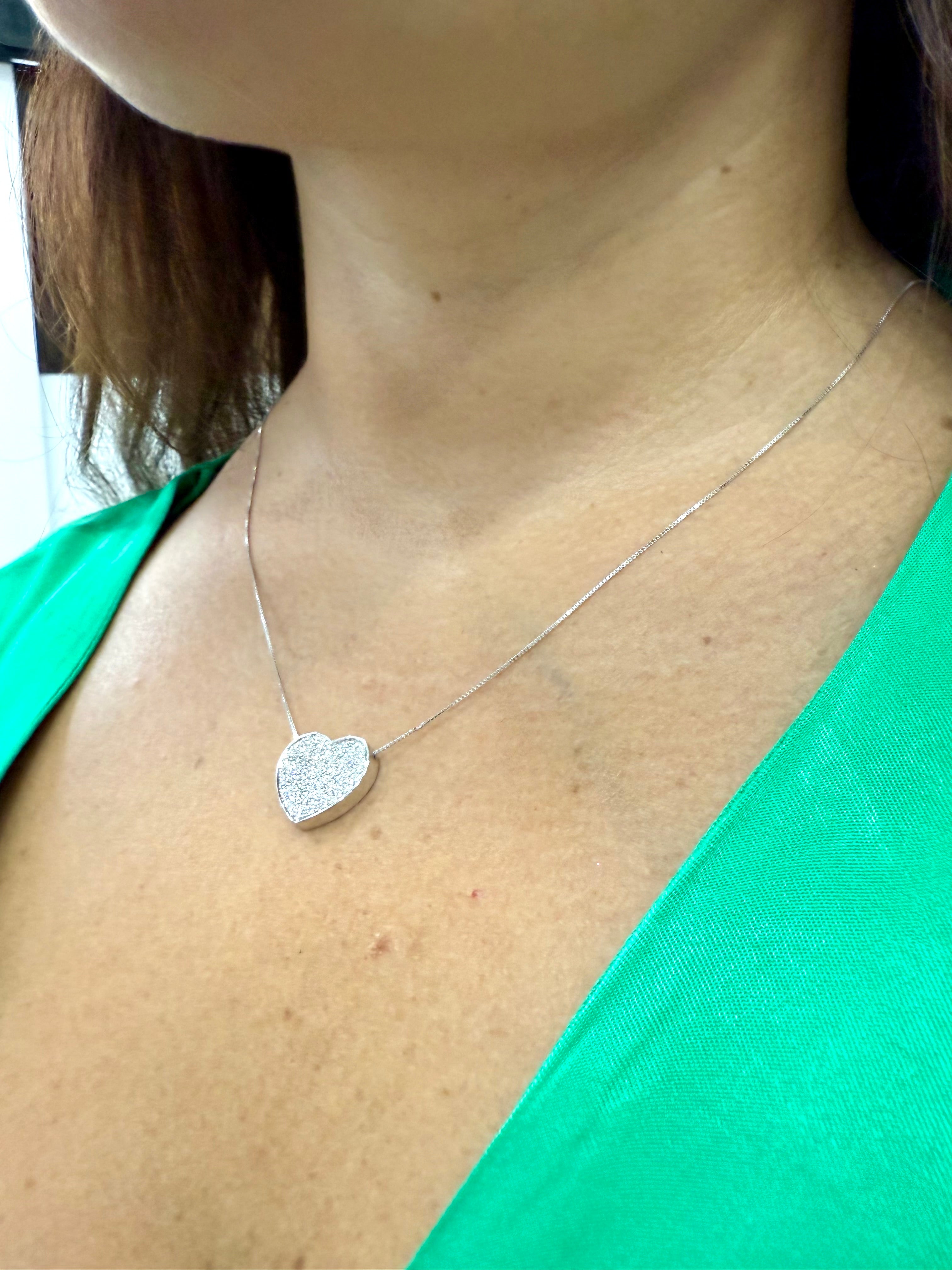 Collana in Oro 18kt con ciondolo a cuore con Diamanti