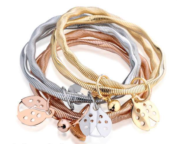 Gisel – Modello nelle tre finiture bianco, oro e rosé
