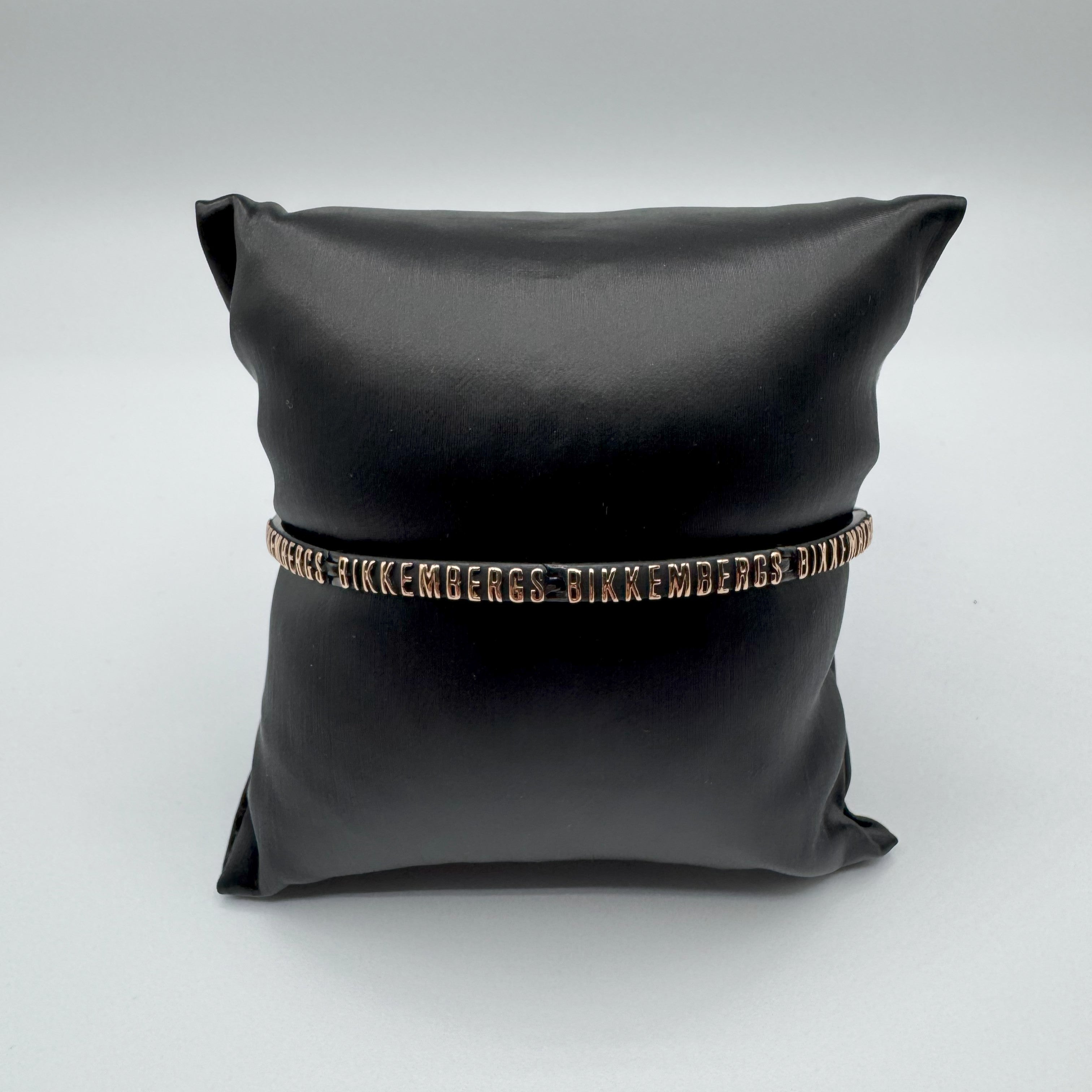 Bracciale Bikkembergs In Acciao Con Scritta in Rilievo