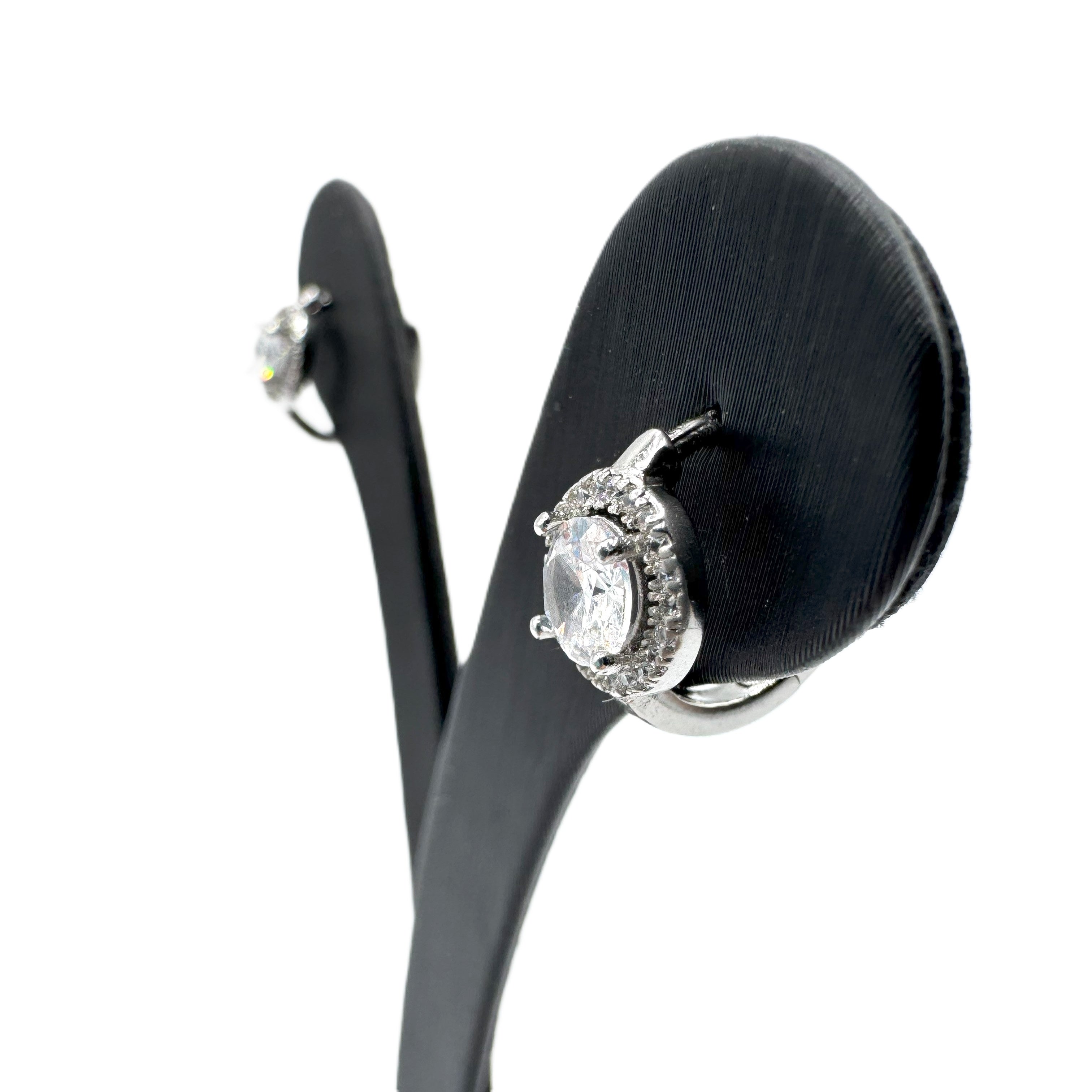 Orecchino In Acciaio Con Zircone Art.AM041