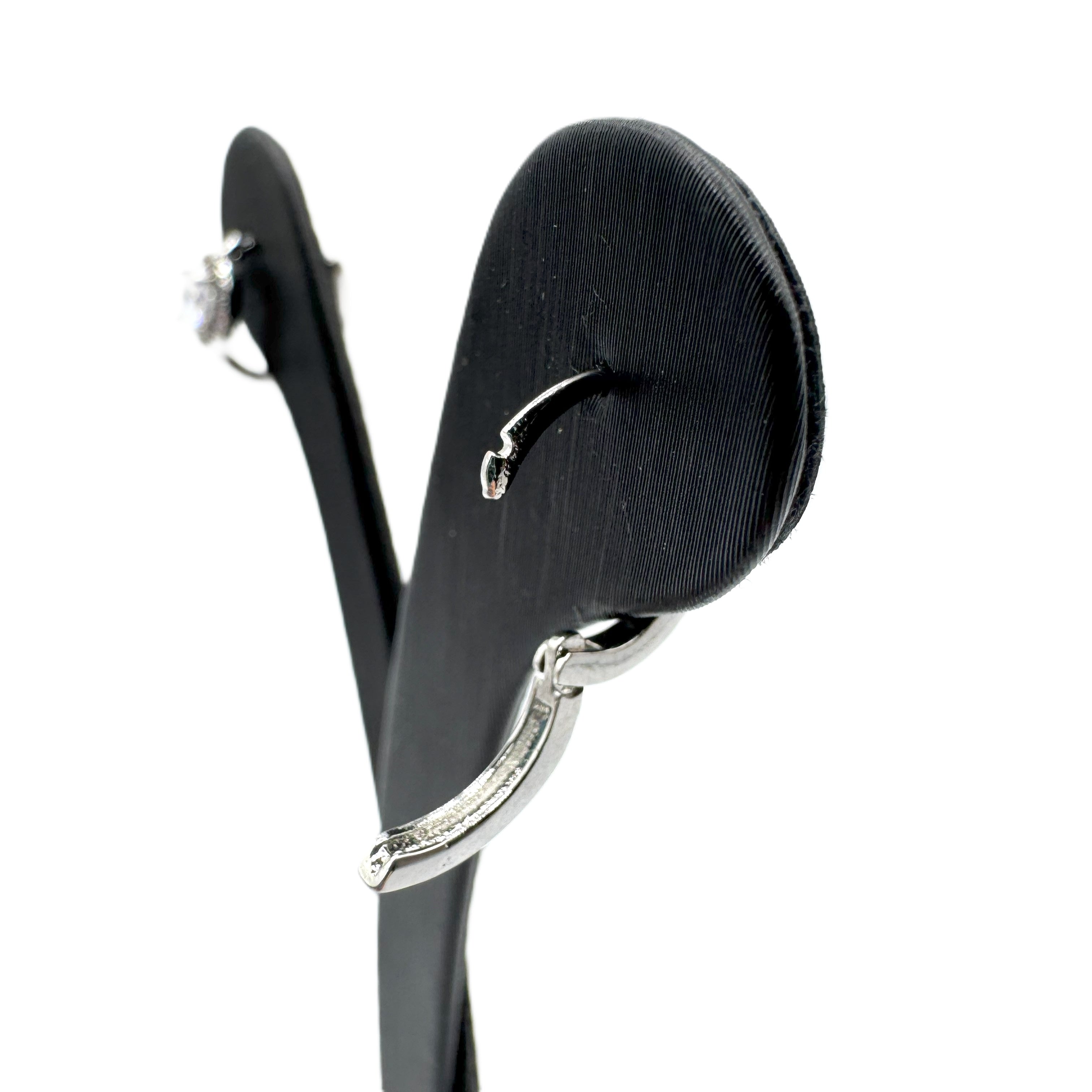 Orecchino In Acciaio Con Zircone Art.AM041