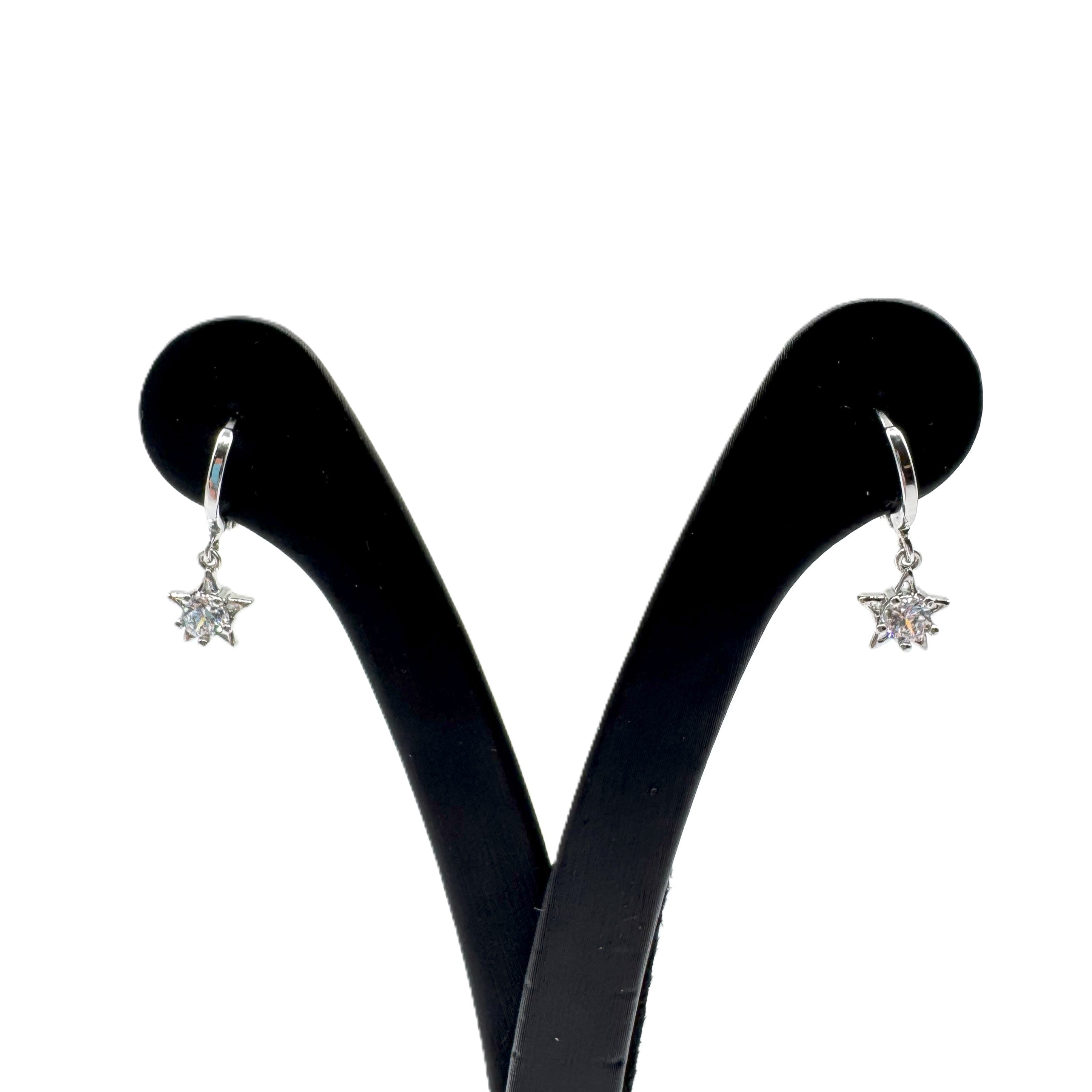 Orecchino In Acciaio A Forma Di Stella Con Zircone Art.AM300