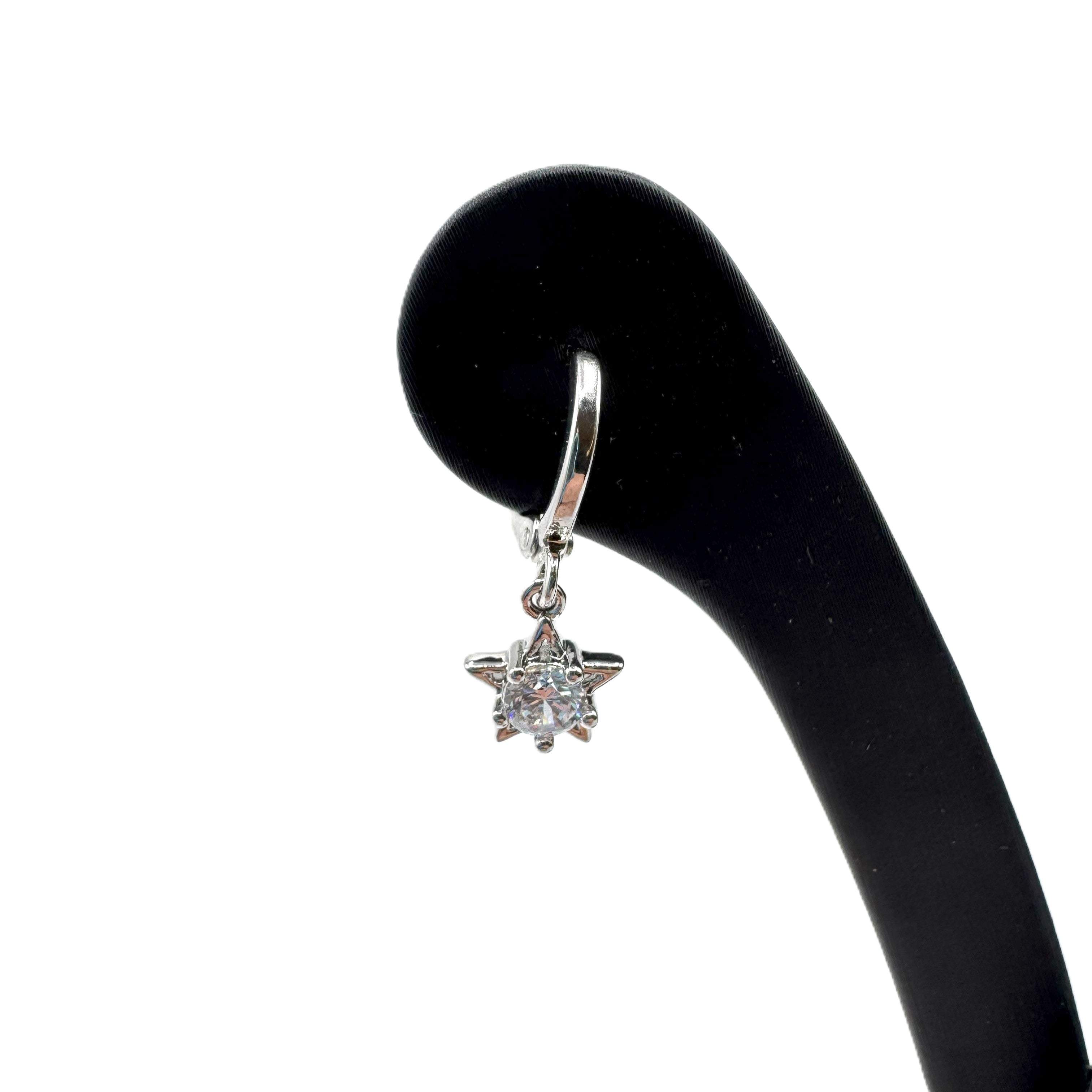 Orecchino In Acciaio A Forma Di Stella Con Zircone Art.AM300