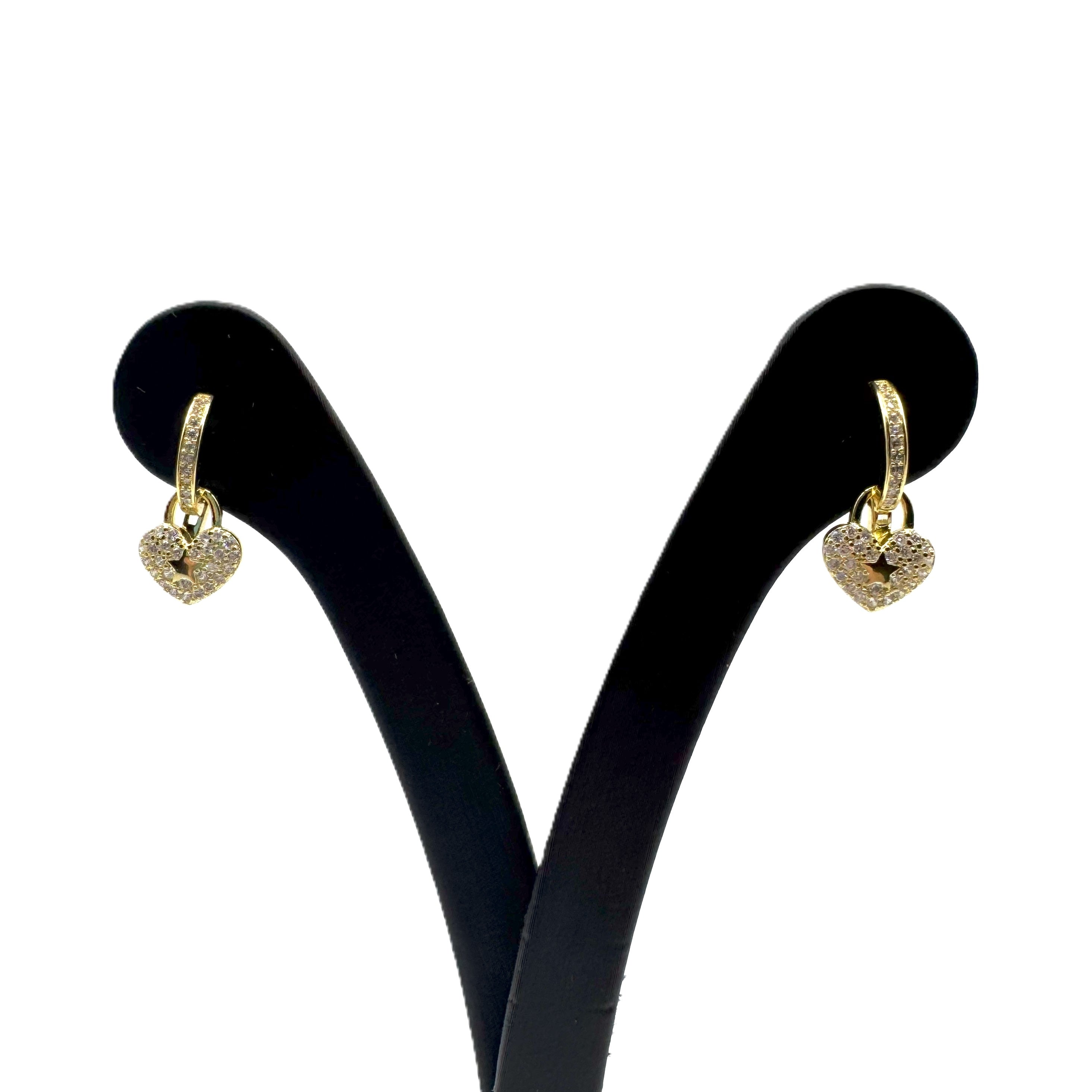 Orecchino In Acciaio Dorato fantasia Cuori Zirconati Art.AM045G