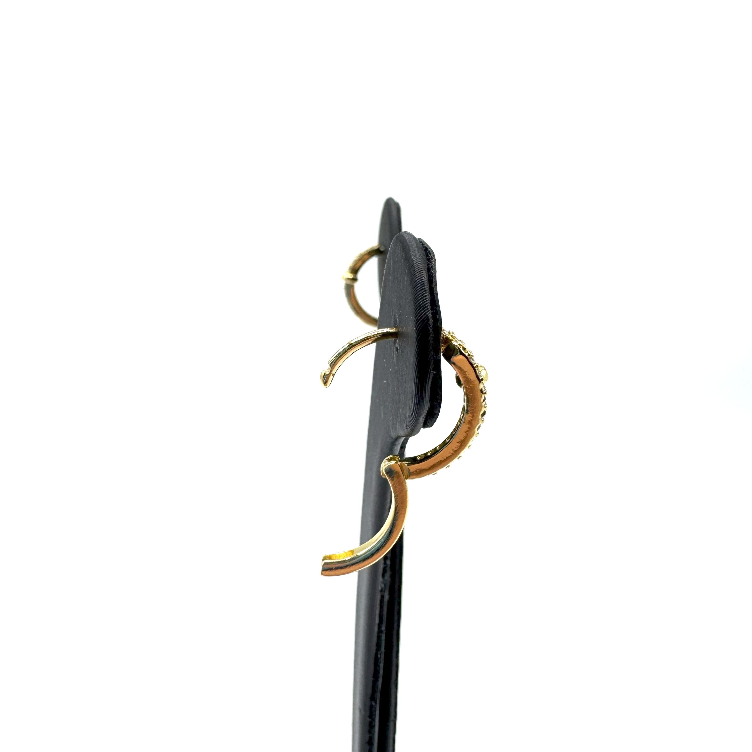Orecchino In Acciaio Dorato Zirconati Art.AM042G