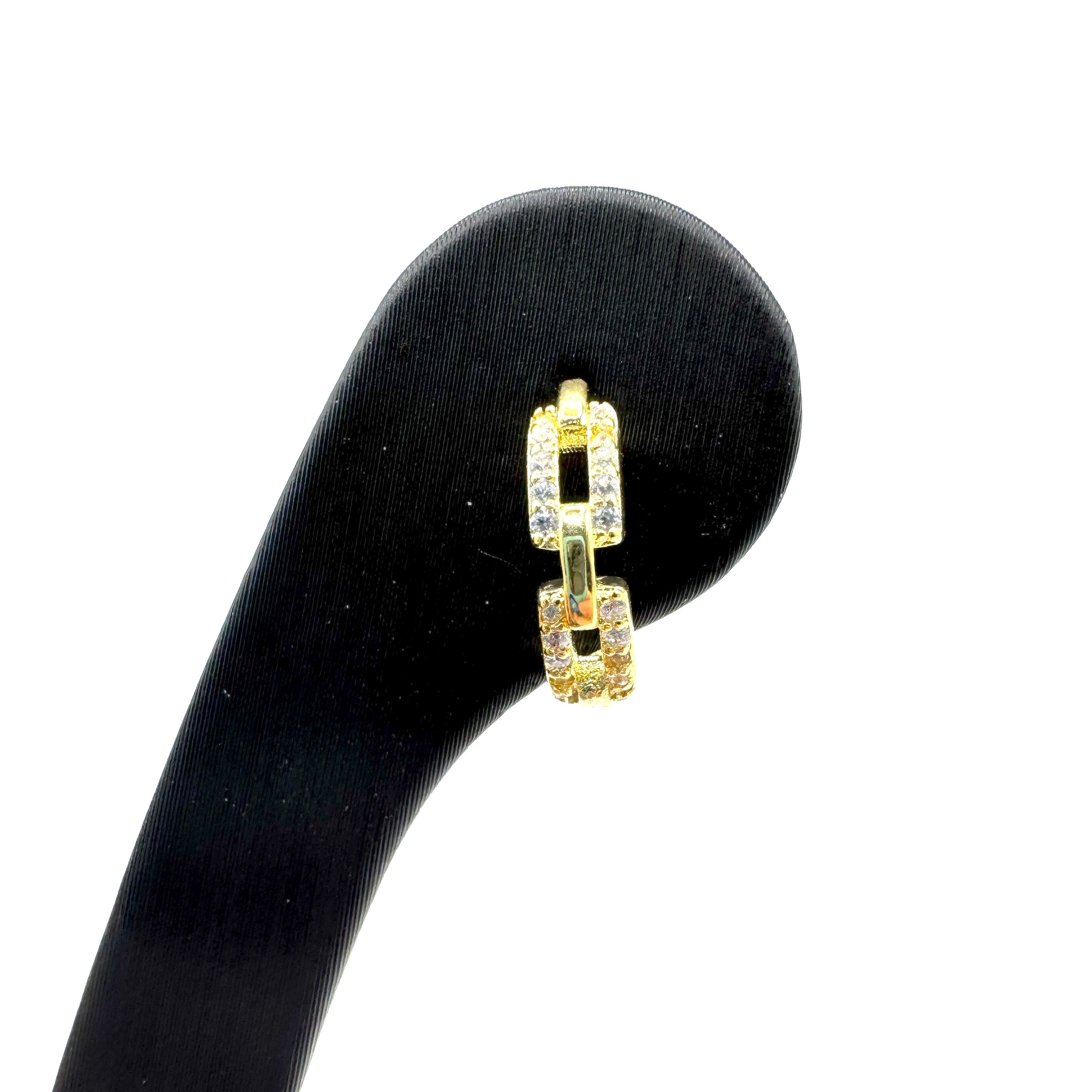 Orecchino In Acciaio Dorato Zirconati Art.AM030G