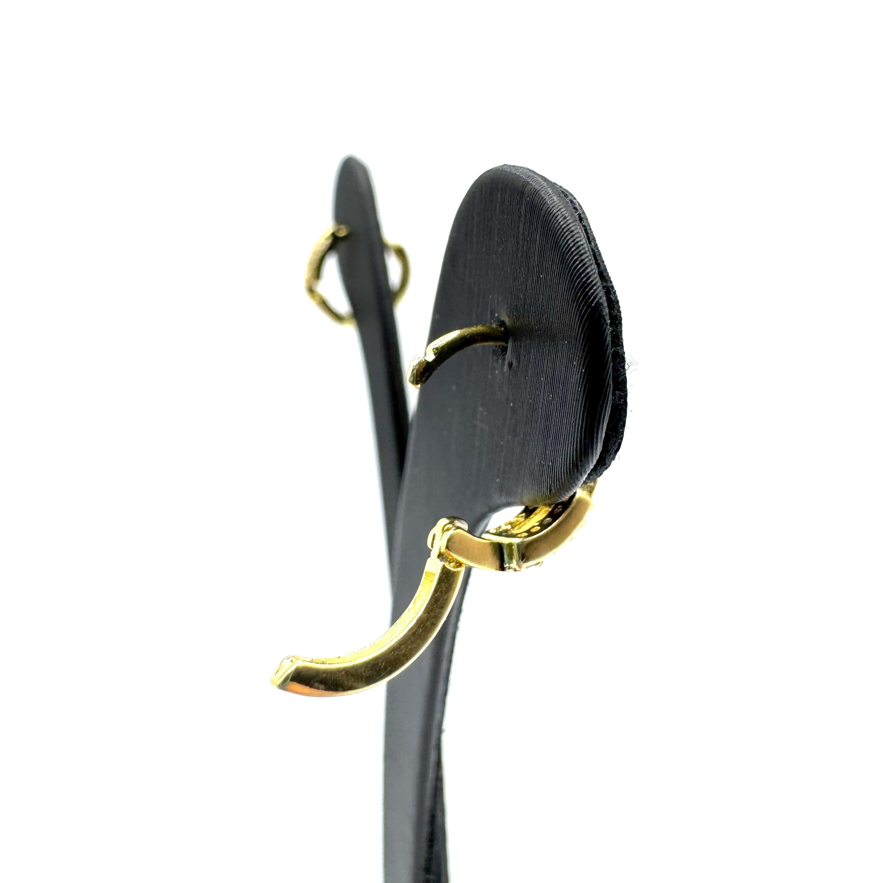Orecchino In Acciaio Dorato Zirconati Art.AM030G