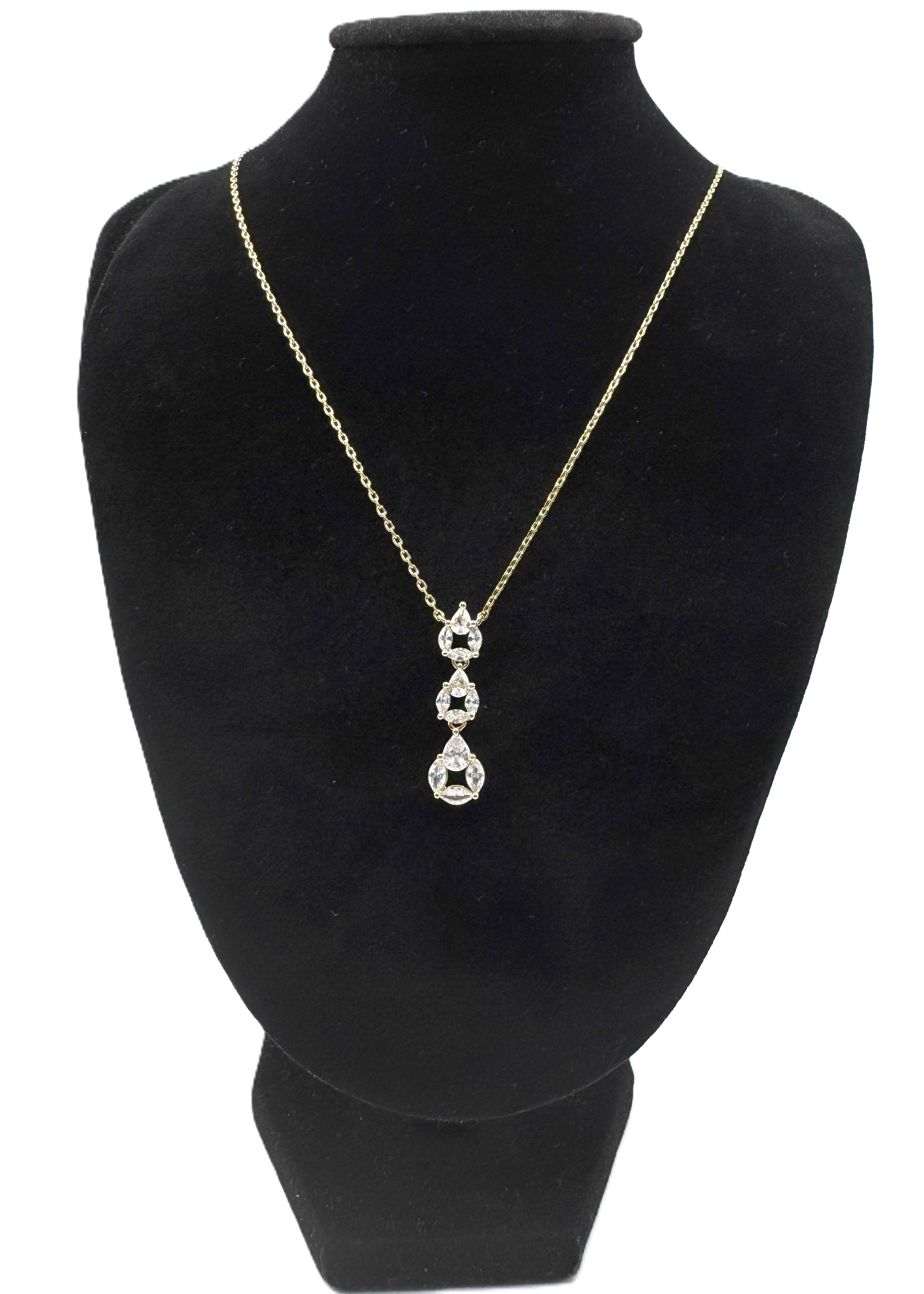 Collana In Acciaio Dorato Con 3 Gocce Pendenti Zirconate Art.AM438G