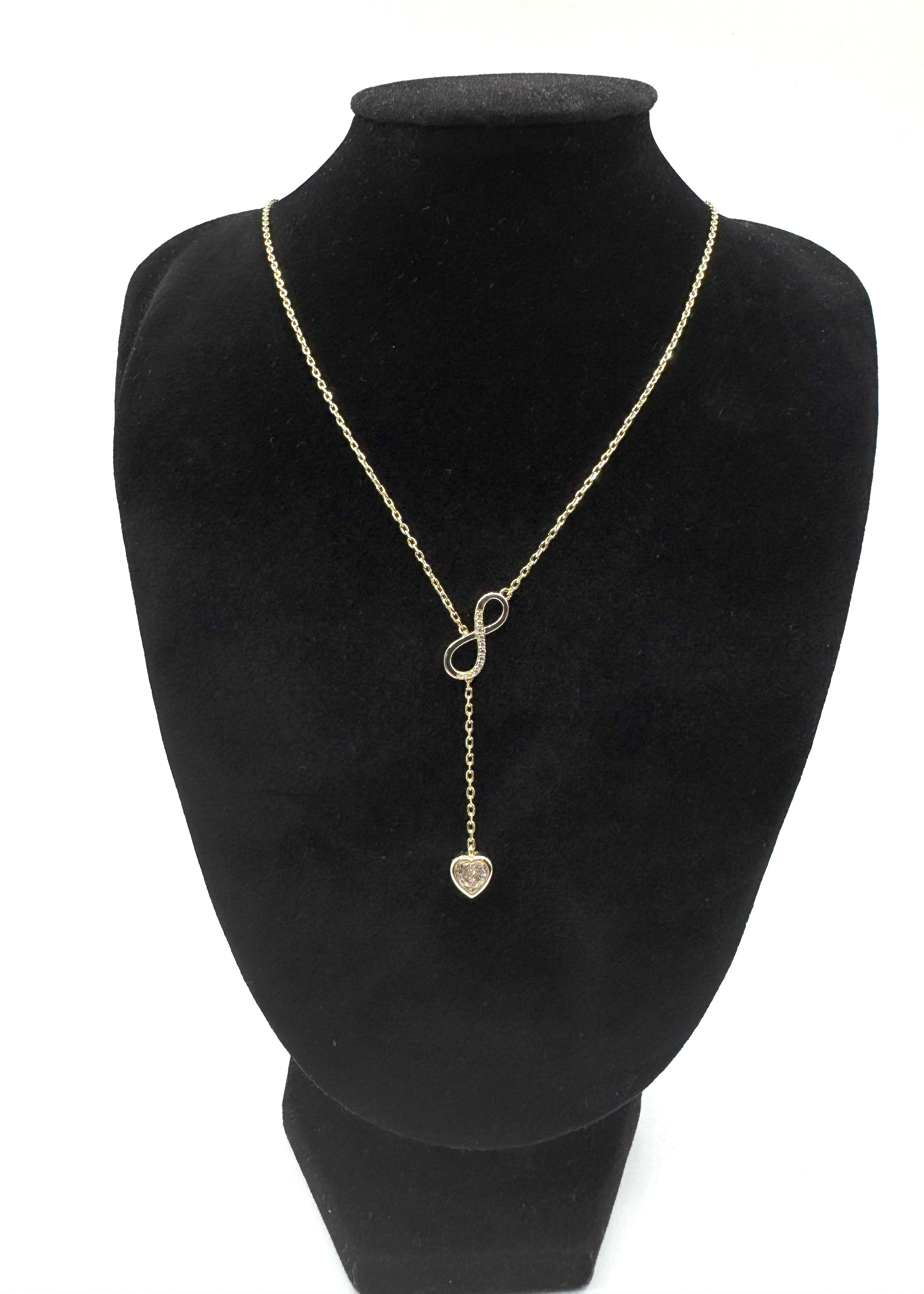Collana In Acciaio Dorato Con Cuore e Infinito Zirconati Art.AM450G