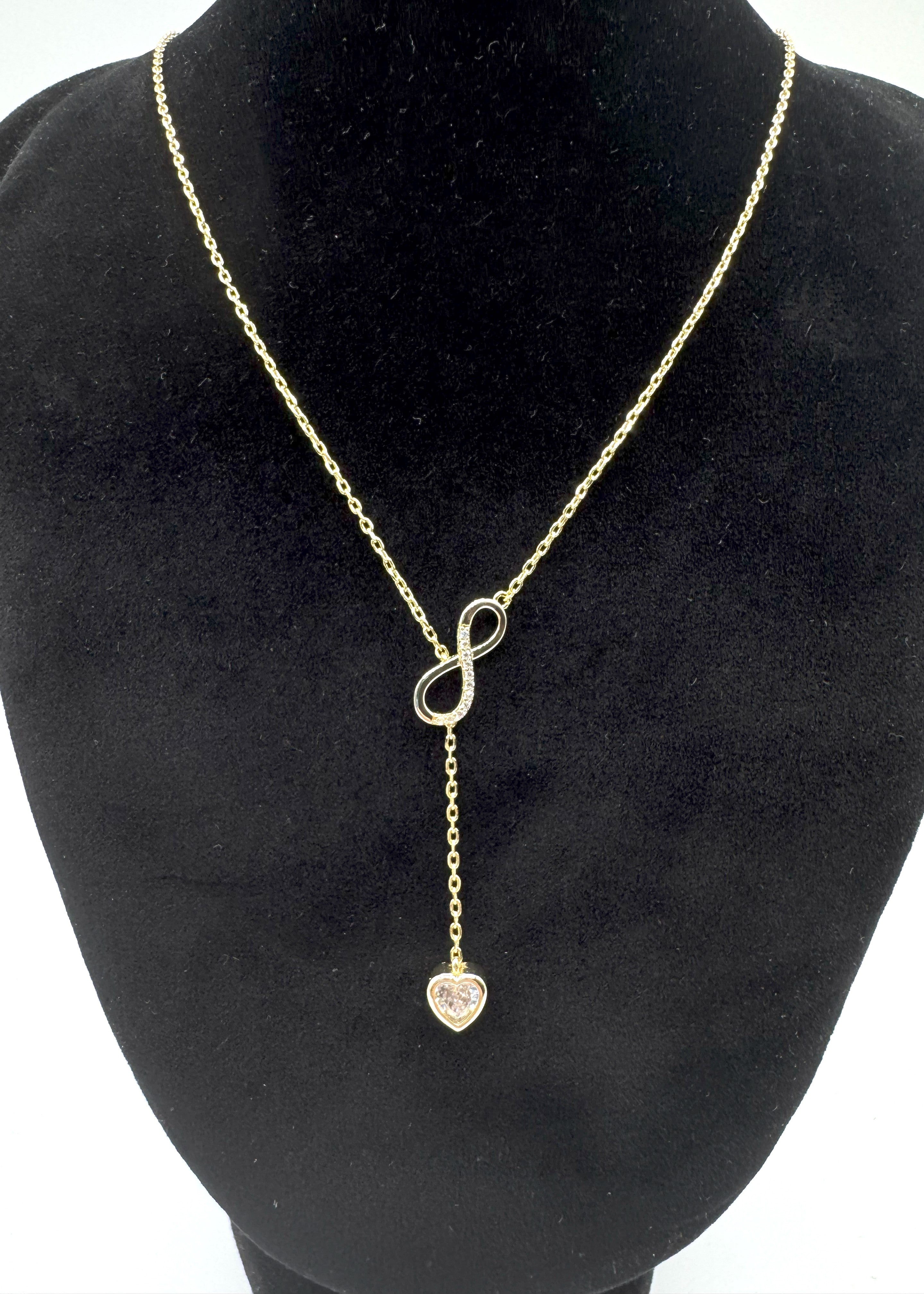 Collana In Acciaio Dorato Con Cuore e Infinito Zirconati Art.AM450G